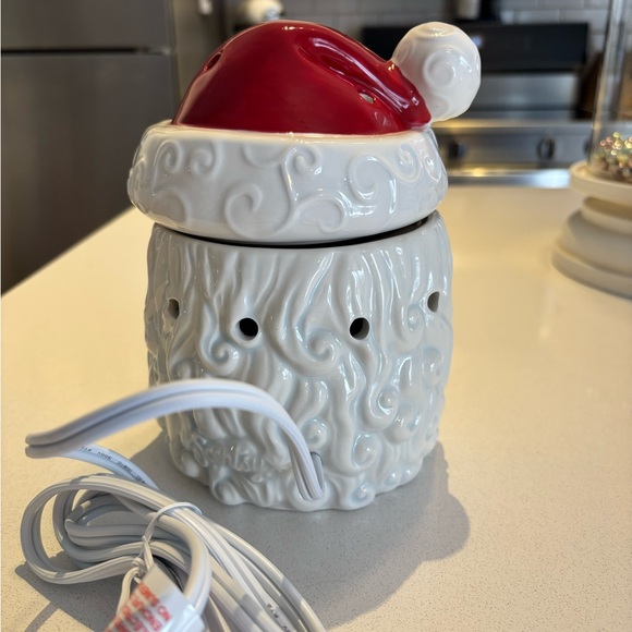 Brand New Saint Nick Santa Scentsy Warmer - Picture 3 of 4